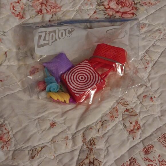 Barbie   - Picture 2 of 3